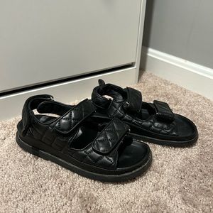 Tony Bianco black faux leather sandals size 36 6